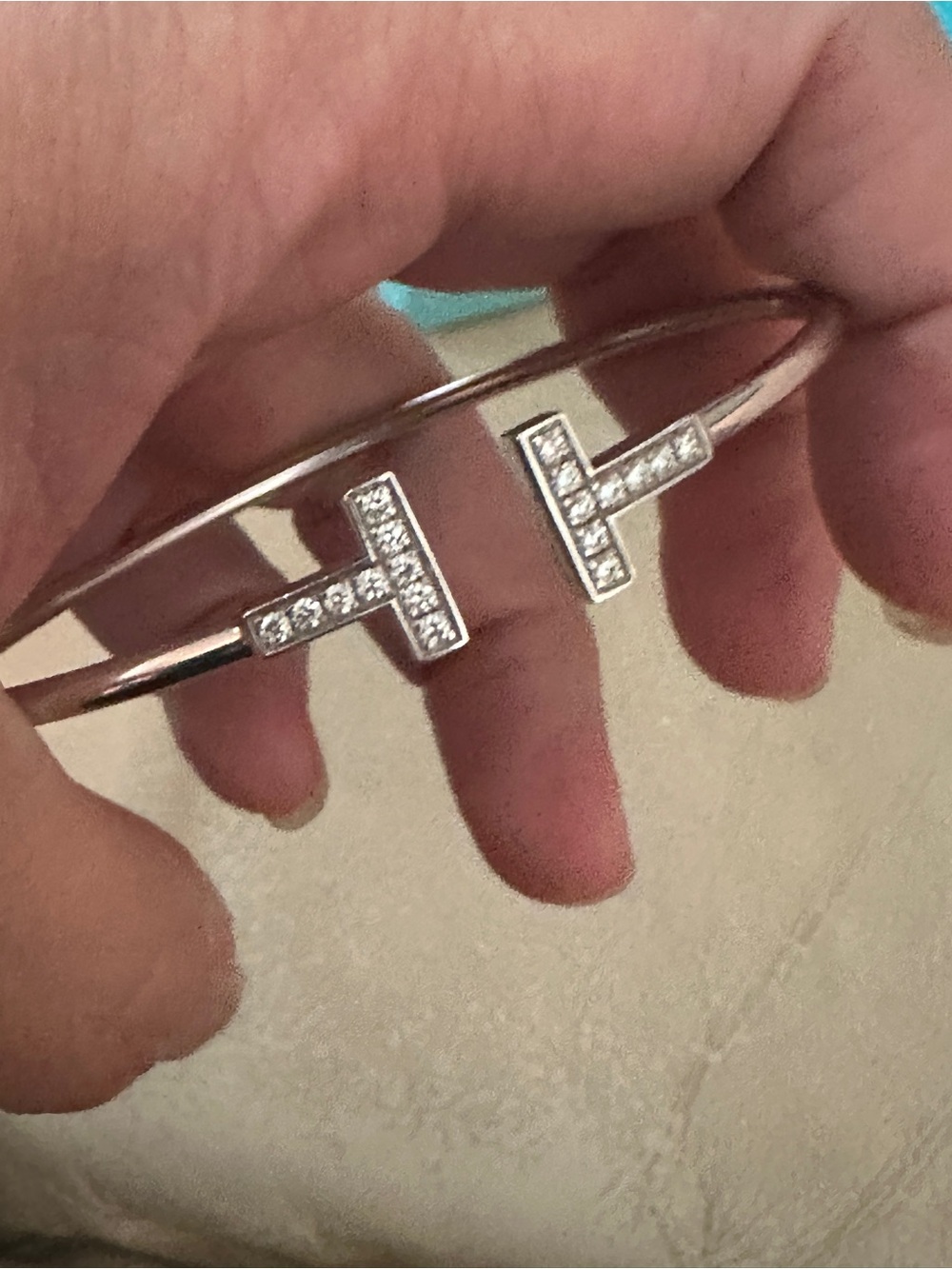 Tiffany T ring Diamond Wire Bracelet
in White Gold - Picture 8 of 8